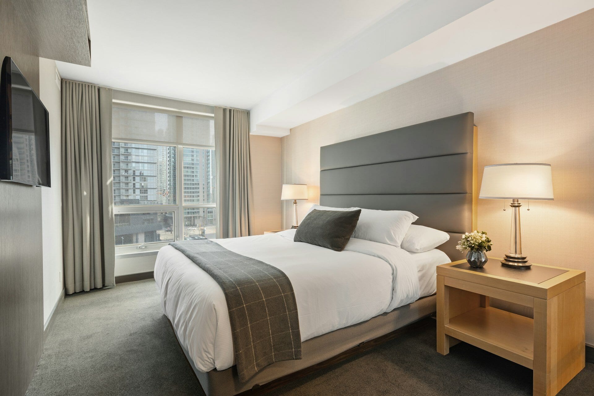 Hotel-business-room