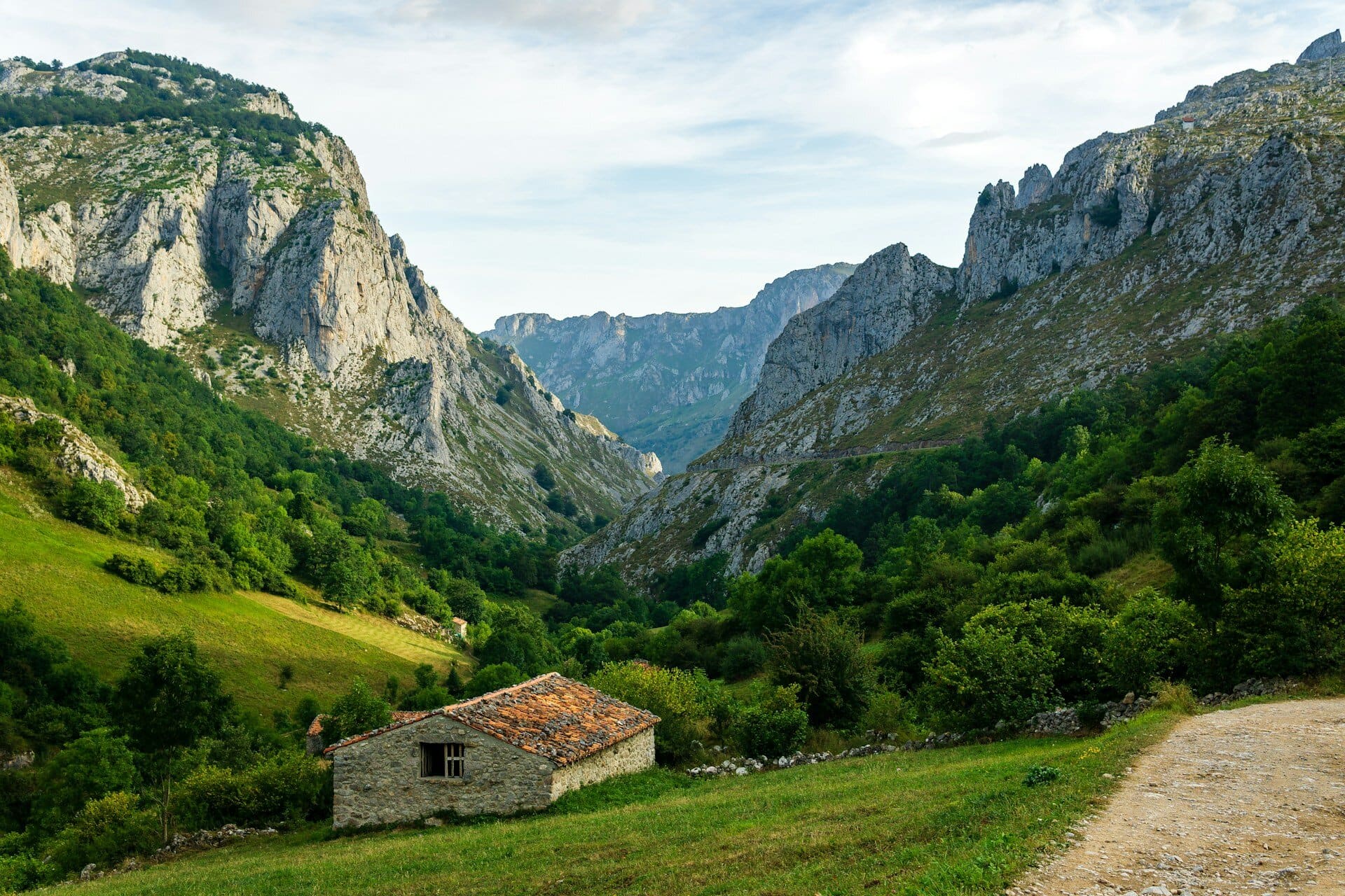 Picos-de-Europa-Spain-mountain-and-village-house