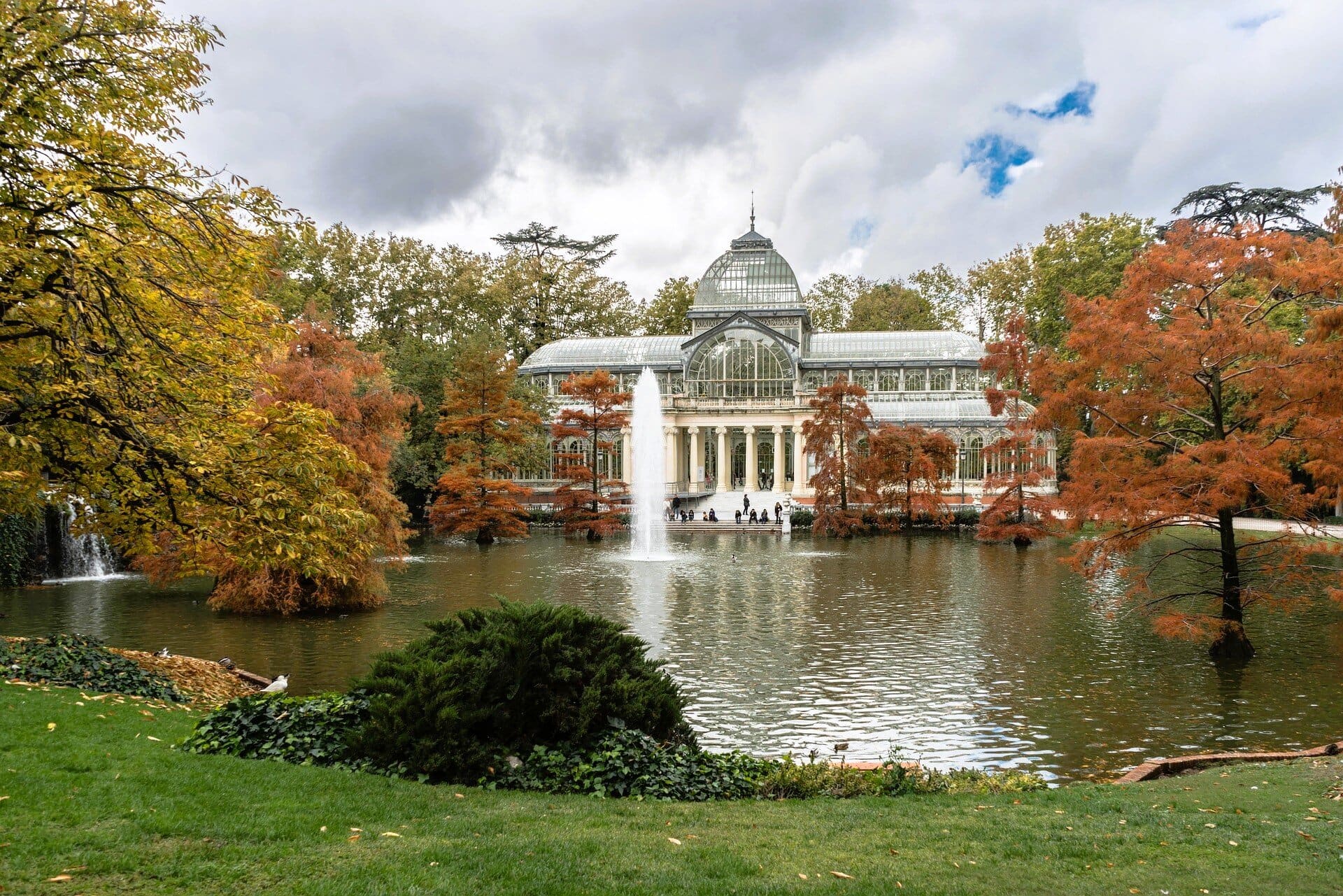 madrid-spain-el-retiro-autumn
