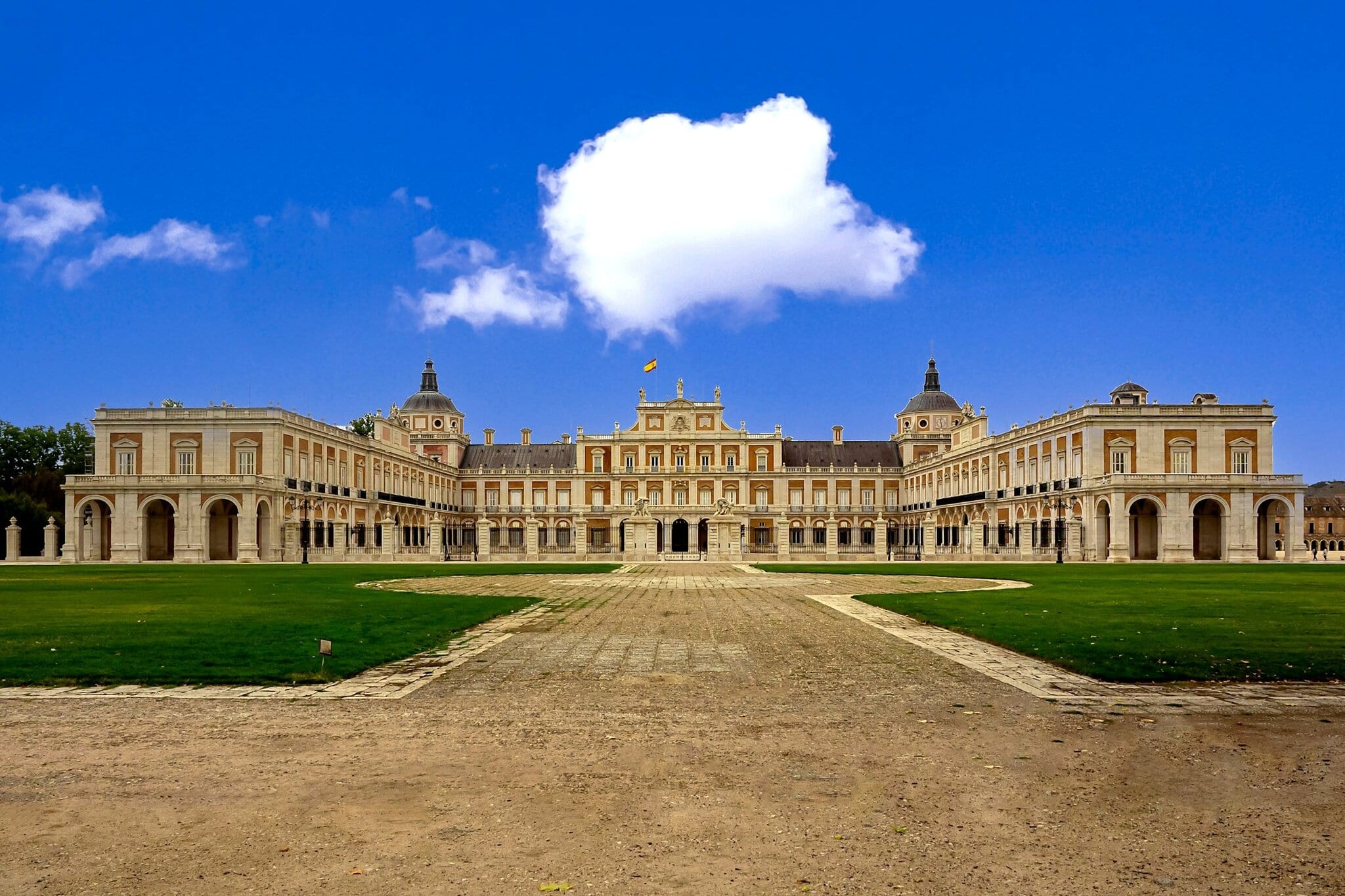 Aranjuez-Spain-palace-front