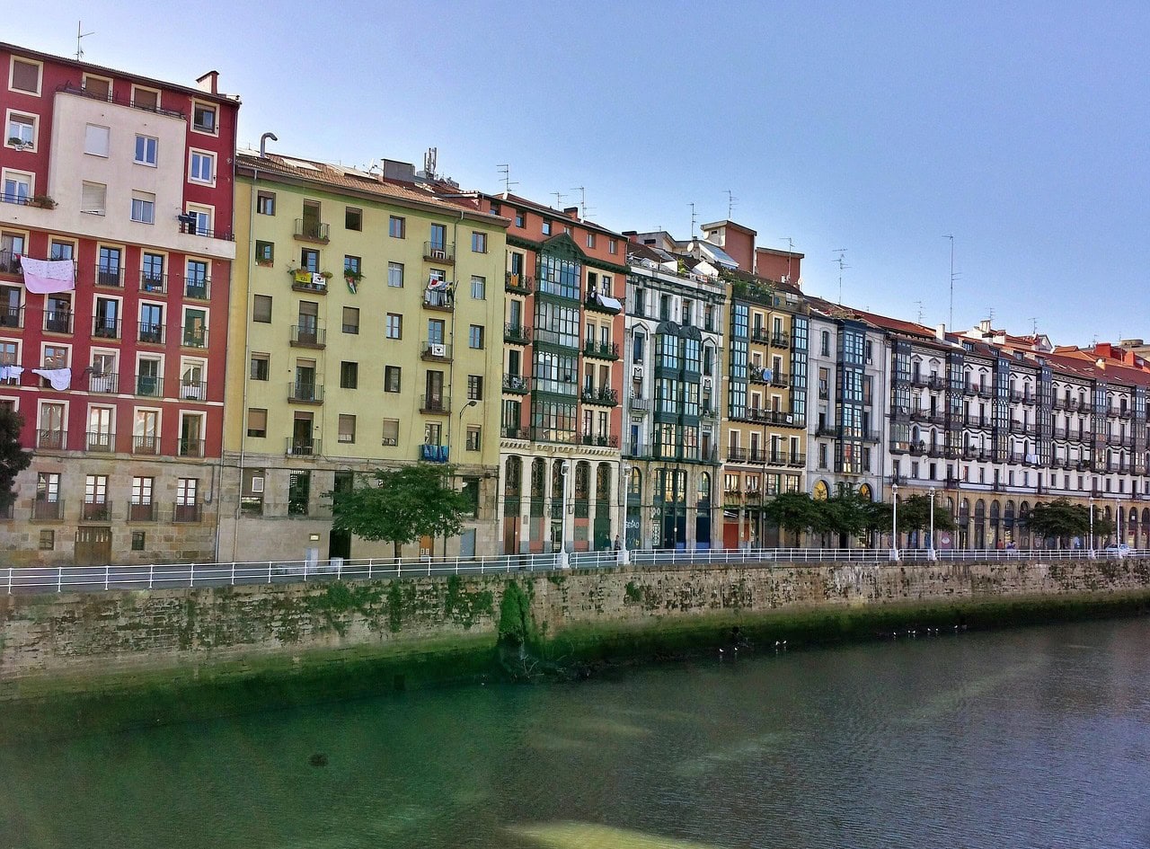 Bilbao-Spain-NERVION-RIVER-HOUSES