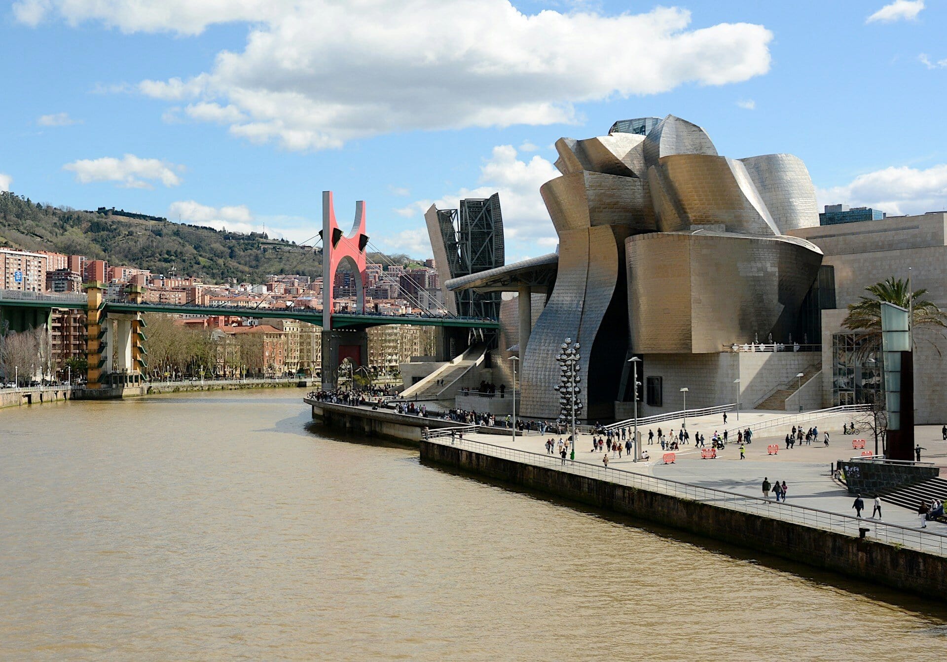 Bilbao-Spain-gigenhaim-and-bridge